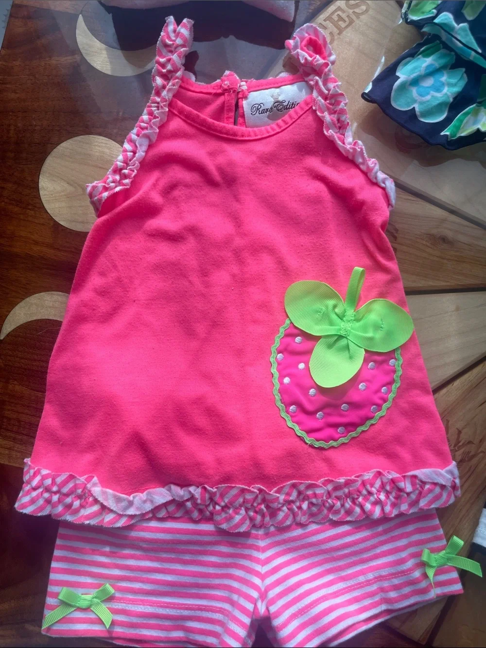 9 piece lot of baby girls 3 - 6 month summer / spring clothes (mostly 6 months)